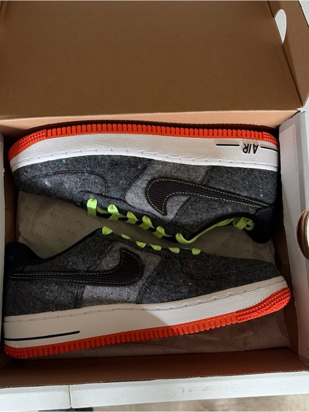 Nike Air Force 1 LV8 GS Halloween - Black Ghost Green - Size 5Y - Picture 5 of 6